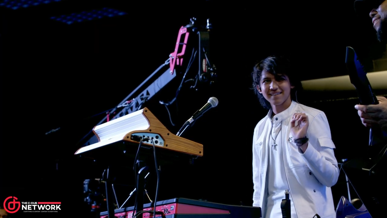 This performance showcases how jazz fusion continues evolving through younger generations. Justin’s keyboard solo rivals that of the American Grammy award-winning keyboardist and former member of the renowned jazz fusion band Snarky Puppy, Corey Henry